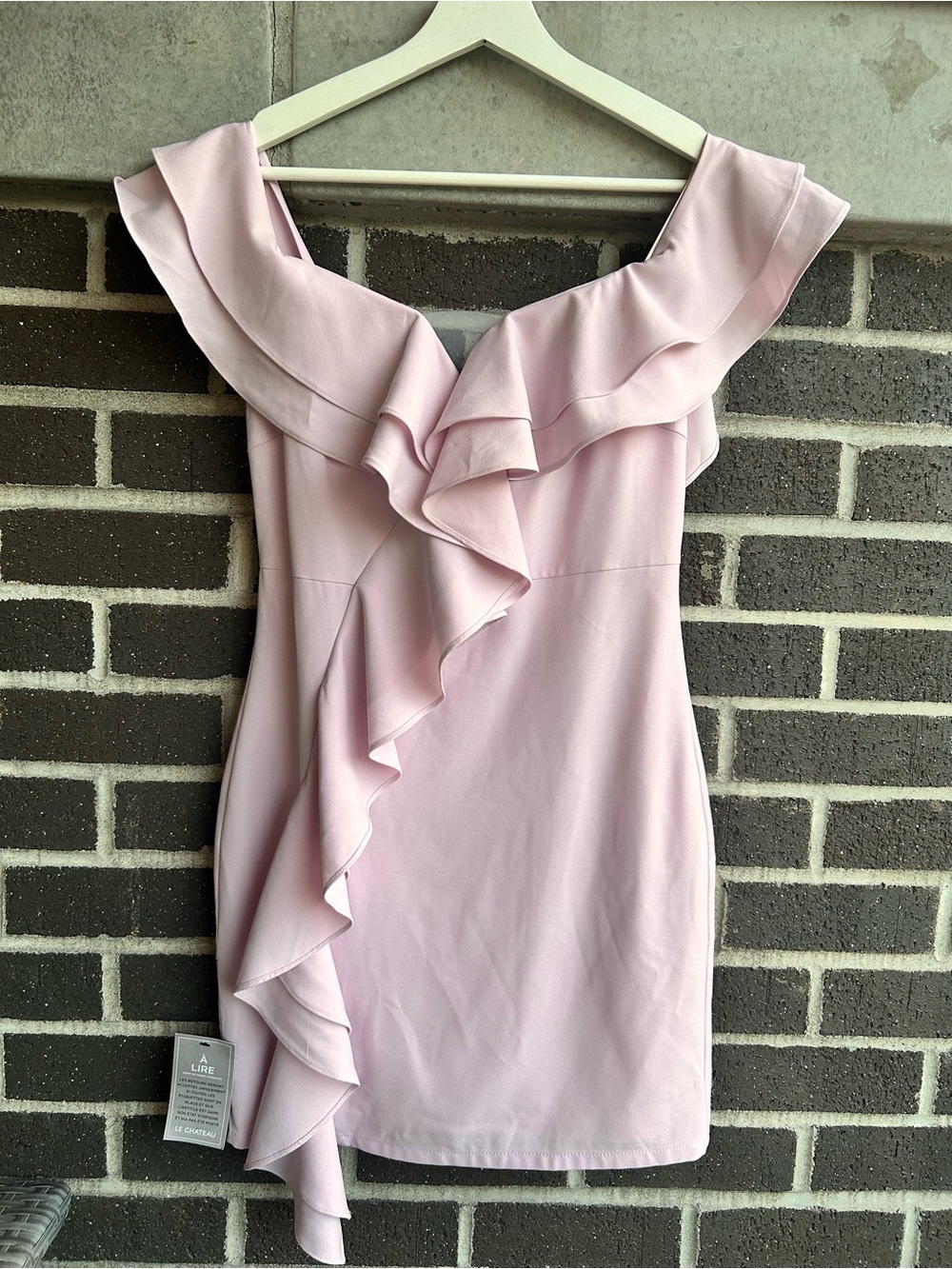 Le Chateau Chic Ruffle Elegant Cocktail Dress in Pink - Size Small